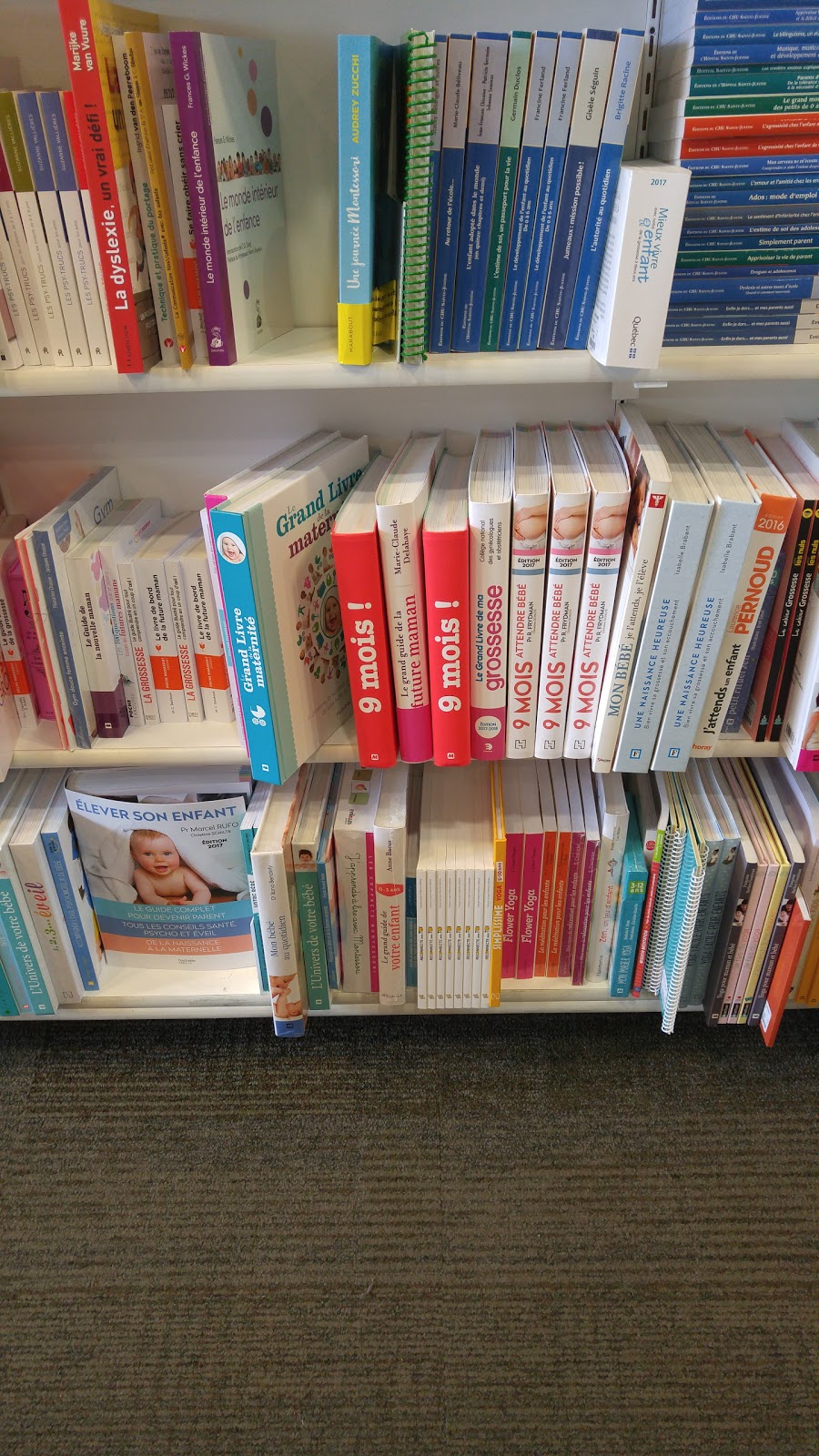 Librairie Carcajou | 401 Boul Labelle, Rosemère, QC J7A 3T2, Canada | Phone: (450) 437-0690
