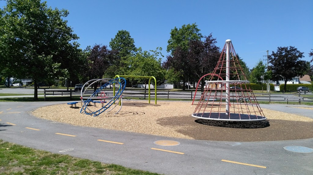 Holly Park | 10698 148 St, Surrey, BC V3R 3X6, Canada