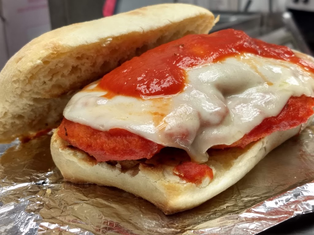 DeSalvos Meats & Eats | 2057, 3067 Delaware Ave, Kenmore, NY 14217, USA | Phone: (716) 874-3620