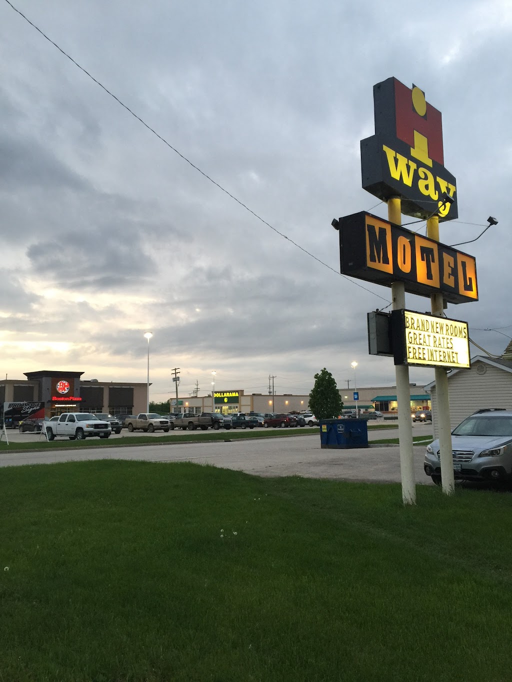 Hi-Way Motel | 2010 Saskatchewan Ave W, Portage la Prairie, MB R1N 0P2, Canada | Phone: (204) 857-8771
