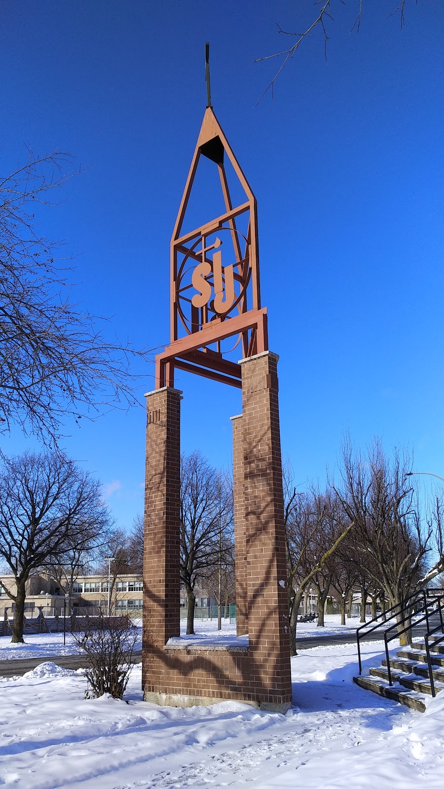 Paroisse Saint-Isaac-Jogues | 1335 Rue Chabanel E, Montréal, QC H2M 2N8, Canada | Phone: (514) 389-2742