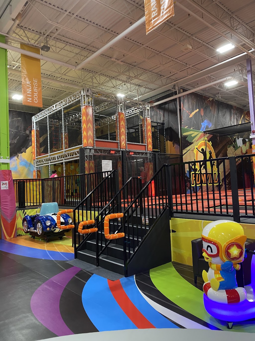 Funvilla London - 1305 Commissioners Rd E, London, ON N6M 0B8, Canada