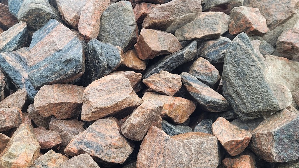 Pristine Property Maintenance Landscape Depot | 1622 Hwy 7, Lindsay, ON K9V 4R1, Canada | Phone: (705) 799-7401