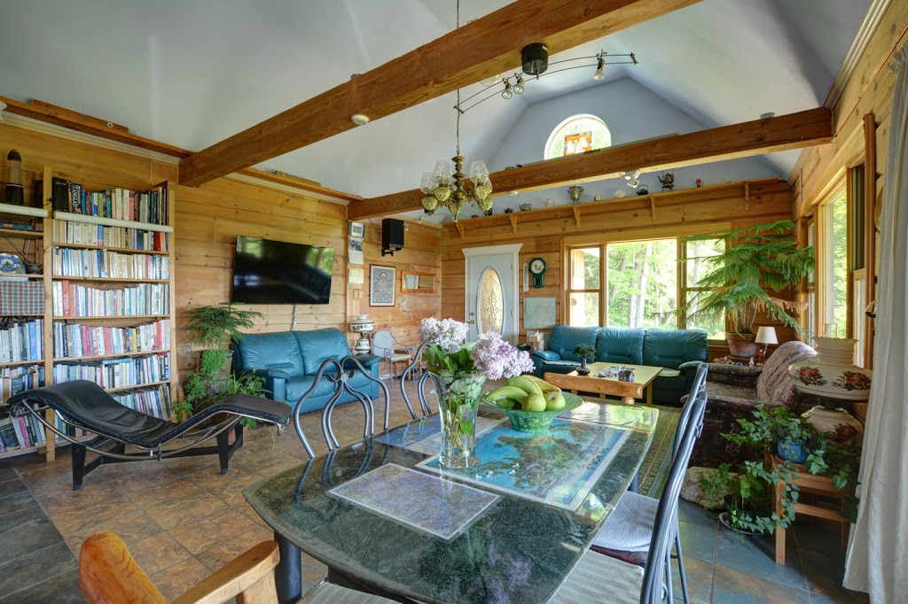 Le Magestik | 63 Chemin Sargent, Mansonville, QC J0E 1X0, Canada | Phone: (844) 764-4246