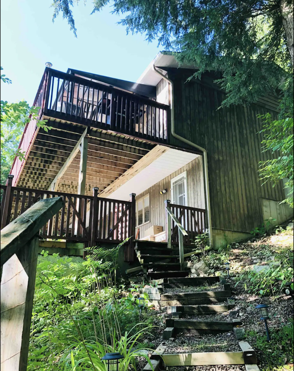 Lakeview chalets | 99 Chem. de la Promenade, Val-des-Monts, QC J8N 2E2, Canada | Phone: (613) 261-9383