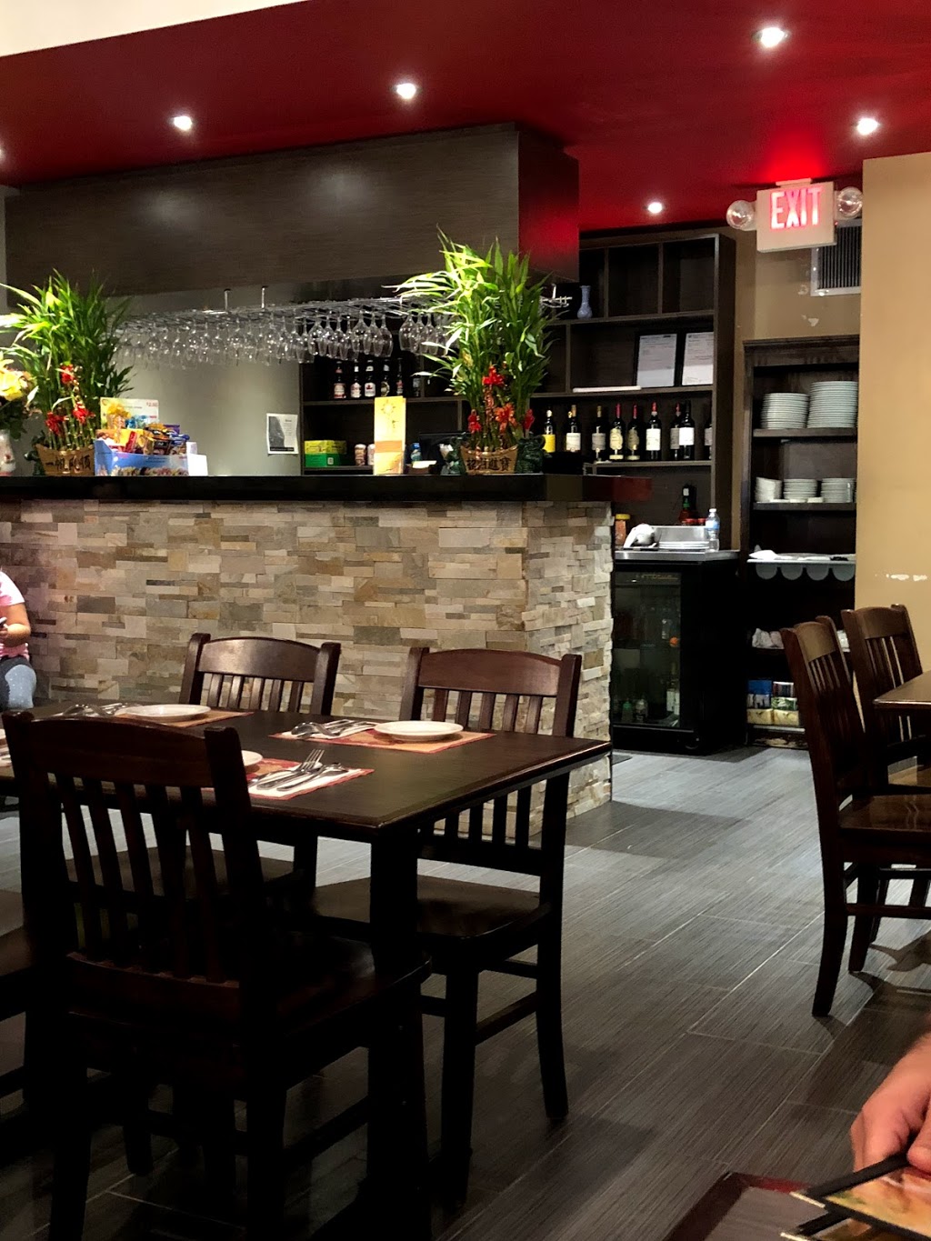 Ruyi Garden | 650 The Queensway, Etobicoke, ON M8Y 1K7, Canada | Phone: (416) 255-8858