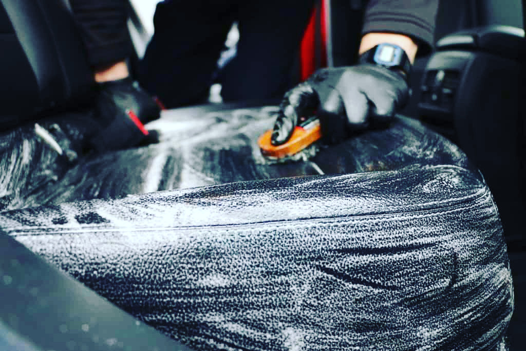 Anthonys Mobile detailing | 4 Mississauga Rd N #5, Mississauga, ON L5H 1G4, Canada | Phone: (437) 227-2729