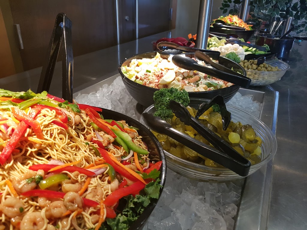 Eats Restaurant | 3201 48 Ave, Camrose, AB T4V 0K9, Canada | Phone: (780) 679-2376