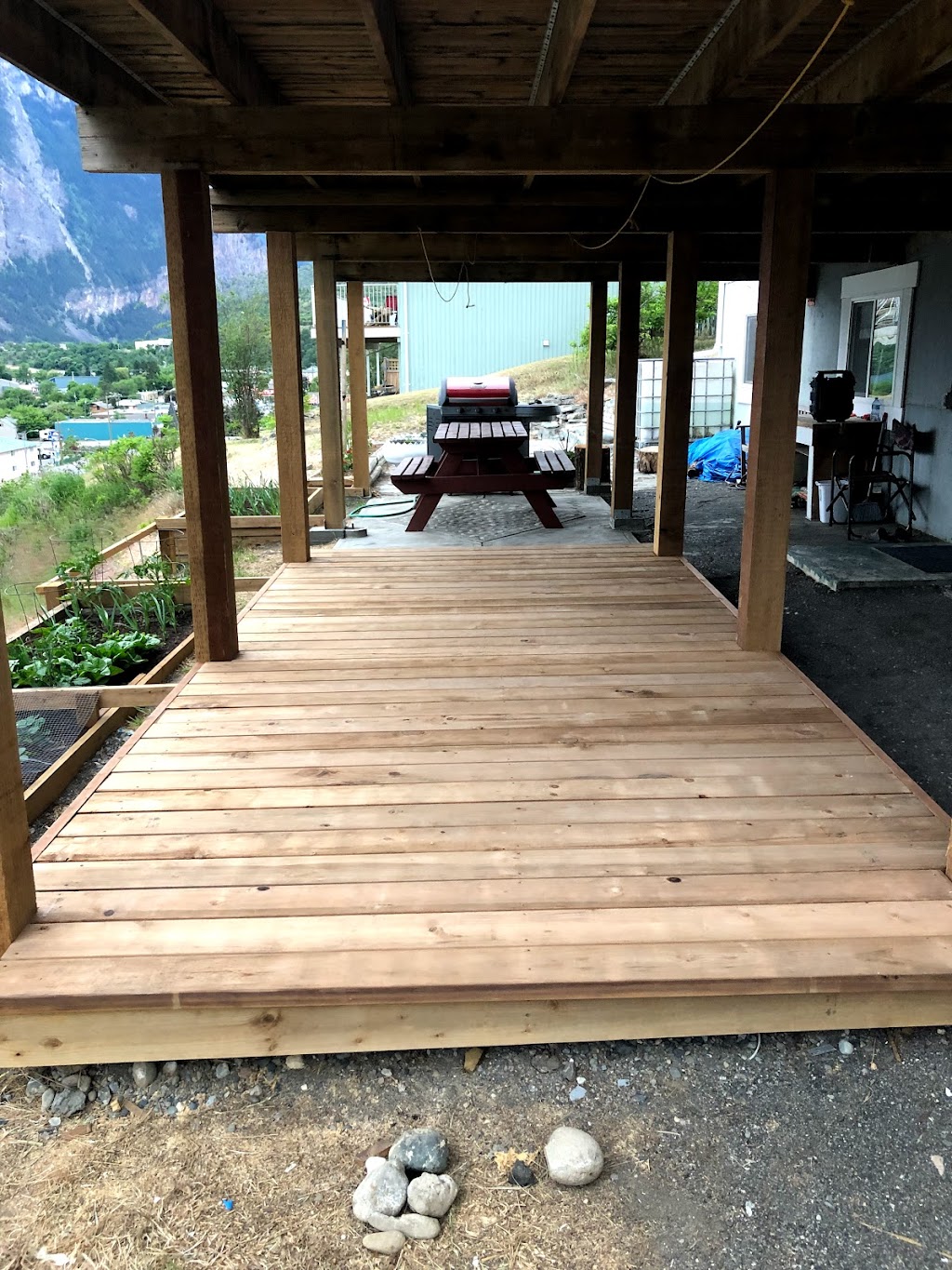 Lillooet Sturgeon Lodge B&B | 368 Park Dr, Lillooet, BC V1K 1V0, Canada | Phone: (250) 308-9199