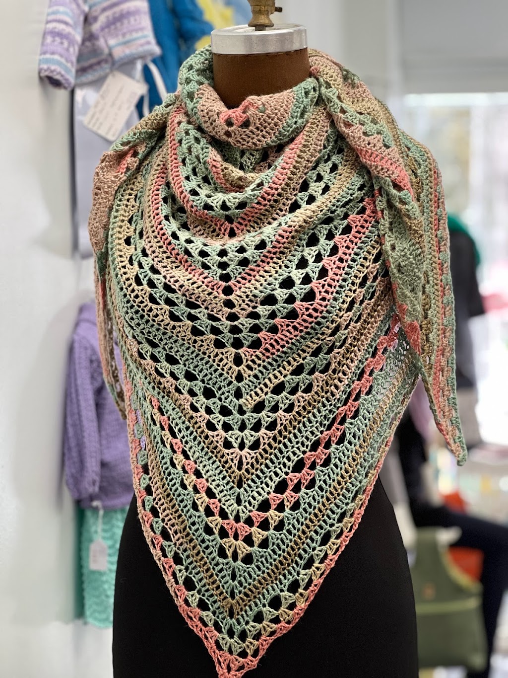 Tricot & Laines Studio | 80 Rue Châteauguay, Huntingdon, QC J0S 1H0, Canada | Phone: (450) 288-7777