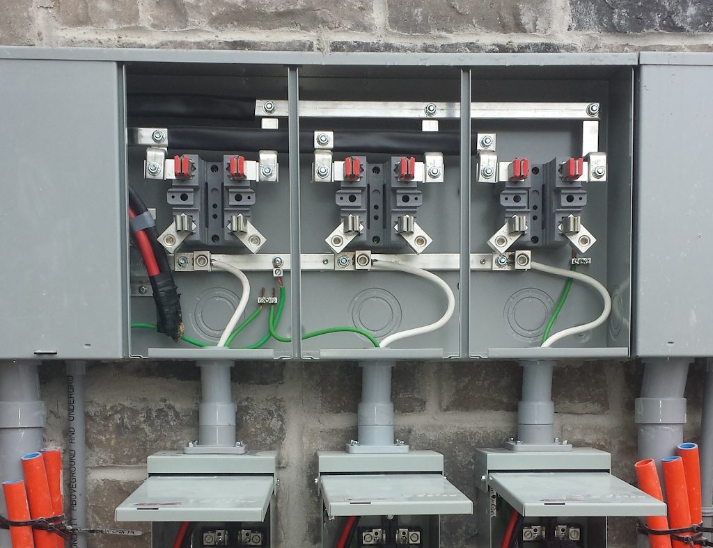 AR Electrical Services Inc | 3107 Cottage Clay Rd, Mississauga, ON L5B 4J4, Canada | Phone: (416) 660-9923