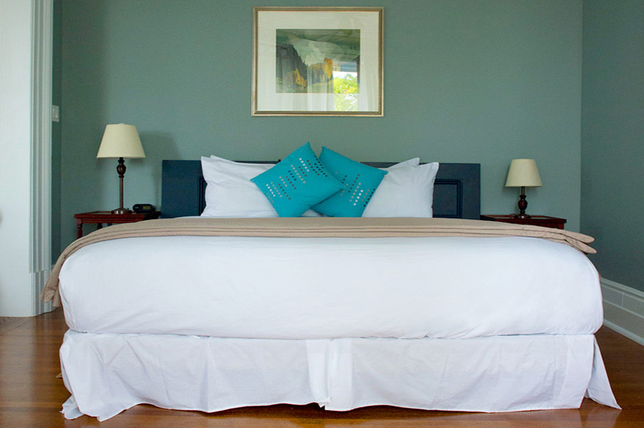 Almonte Riverside Inn | 81 Queen St, Almonte, ON K0A 1A0, Canada | Phone: (613) 461-2745