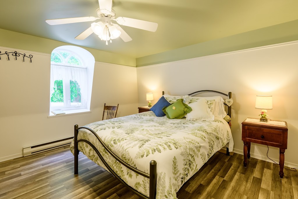 Maison de l’anse aux oies | 87 Chem. des Pionniers E, LIslet, QC G0R 2B0, Canada | Phone: (418) 247-7027