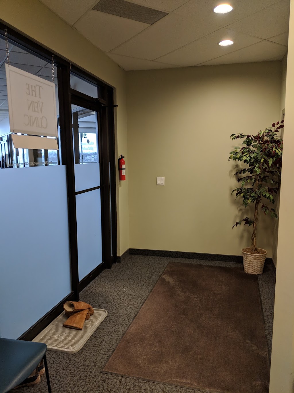 The Vein Clinic | 385 Fairway Rd S Unit #201, Kitchener, ON N2C 2N9, Canada | Phone: (519) 894-6316