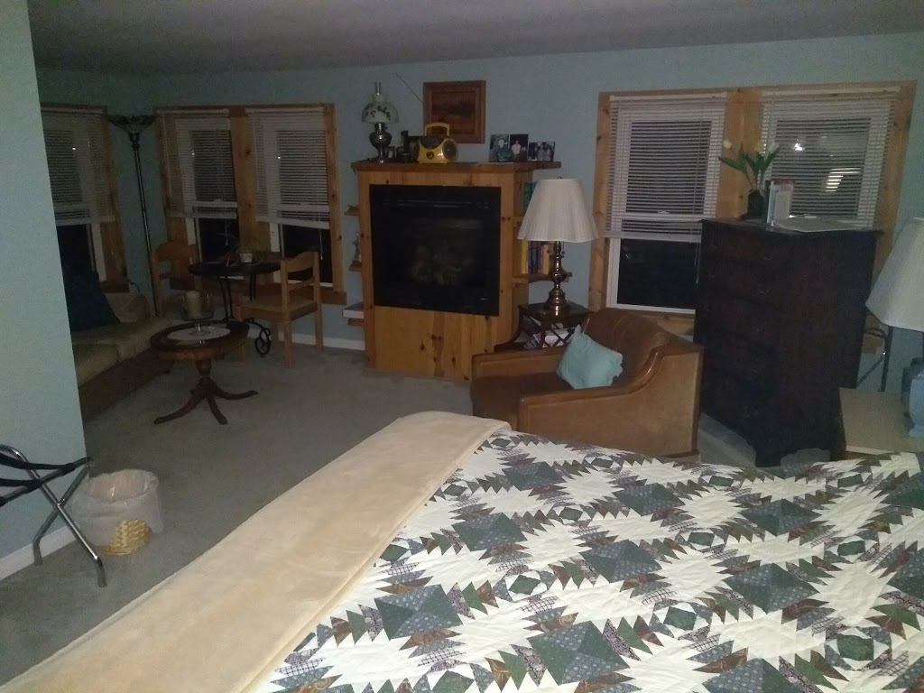 Sunny Rock Bed and Breakfast | 1144 Scotts Dam Rd, Minden, ON K0M 2K0, Canada | Phone: (705) 286-4922