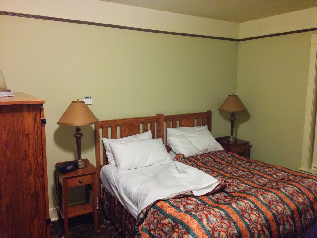 Hotel Selkirk | 1920 St, Edmonton, AB T6H, Canada | Phone: (780) 496-7227
