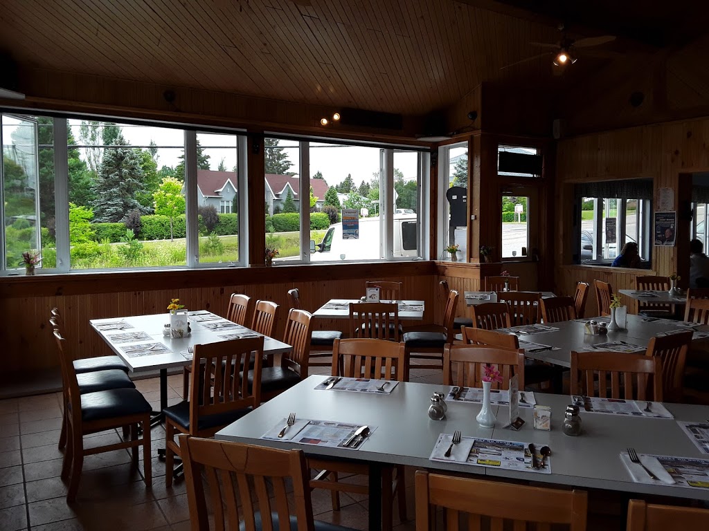 Sommet du Nord (Le) | 5888 Rue Principale, Saint-Zénon, QC J0K 3N0, Canada | Phone: (450) 884-1555