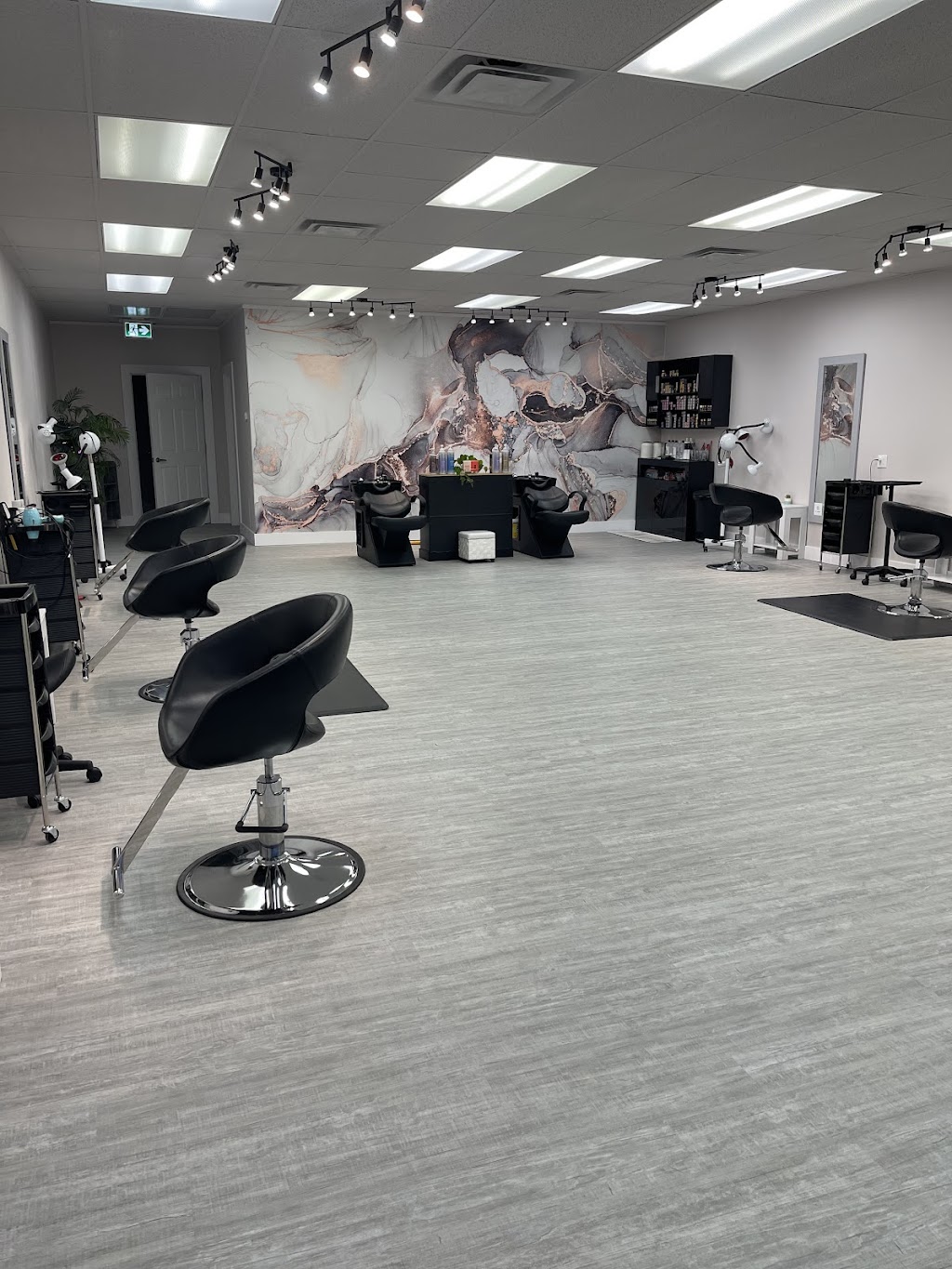 Behind The Beauty Hair Studio | 3 Felcher Blvd Unit 2, Whitchurch-Stouffville, ON L4A 3H4, Canada | Phone: (647) 224-2462
