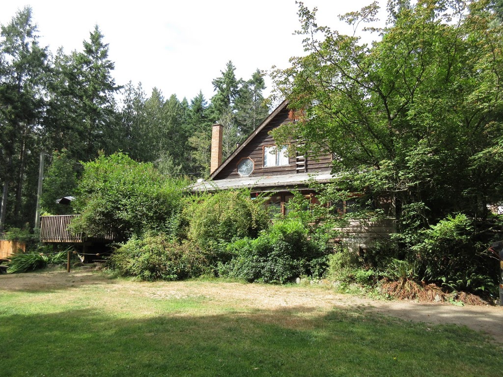 Hummingbird Pub & Family Restaurant | 47 Sturdies Bay Rd, Galiano Island, BC V0N 1P0, Canada | Phone: (250) 539-5472