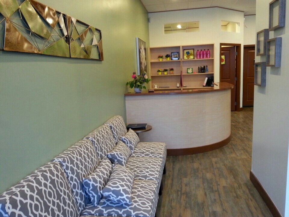 Julias Hair Salon | 102-1975 McCallum Rd, Abbotsford, BC V2S 3N3, Canada | Phone: (604) 758-5700