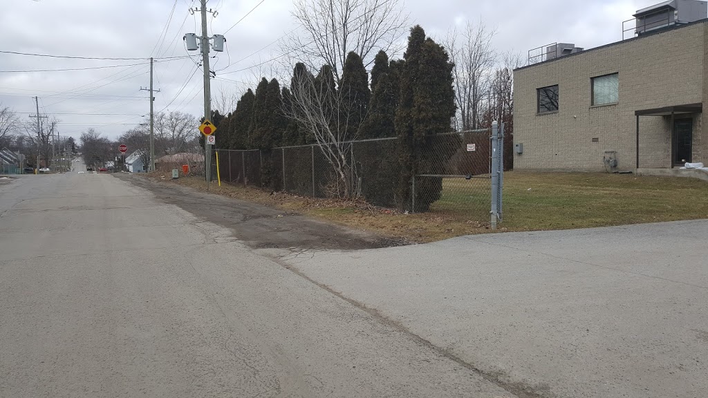 Mosque Aisha - Thorold | 70 St David St E, Thorold, ON L2V 4V4, Canada | Phone: (905) 347-2633