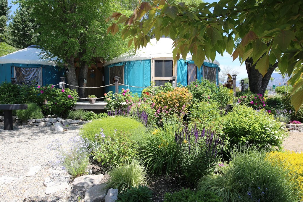 Barefoot Beach Resort | 4145 Skaha Lake Rd, Penticton, BC V2A 6J7, Canada | Phone: (236) 422-3668