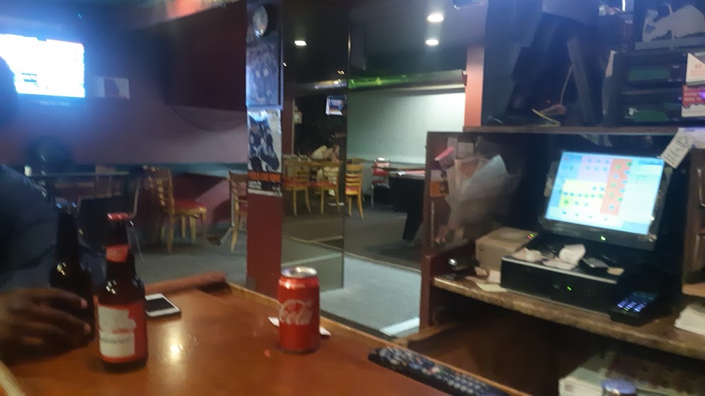 Mapleleaf Sports Bar & Grill | 828 Danforth Ave, Toronto, ON M4J 1L6, Canada | Phone: (416) 466-0521