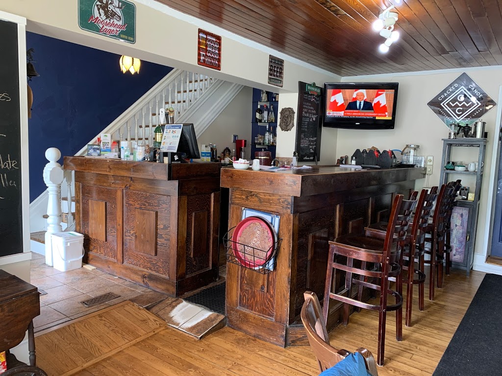 The Olde Ice House | 1925 Lakehurst Rd, Buckhorn, ON K0L 1J0, Canada | Phone: (705) 657-1131