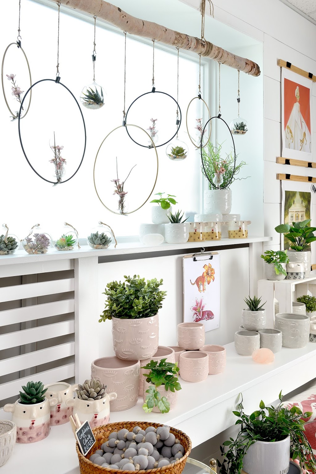 Hue La La | 1110 Heritage Rd Unit 6, Burlington, ON L7L 4X9, Canada | Phone: (416) 518-1131
