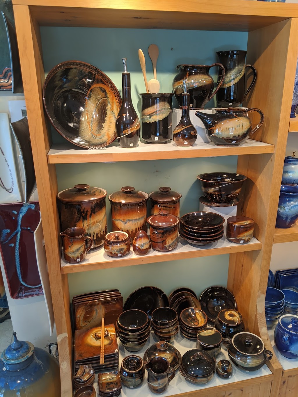 Poterie Mont-Tremblant | 914 Rue des Thuyas, Mont-Tremblant, QC J8E 2N6, Canada | Phone: (819) 429-6750