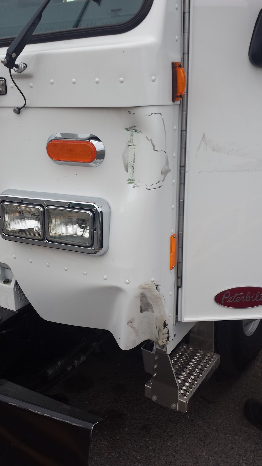 Camions Excellence Peterbilt | 1041 Rue Nobel, Sainte-Julie, QC J3E 1Z4, Canada | Phone: (450) 649-3221