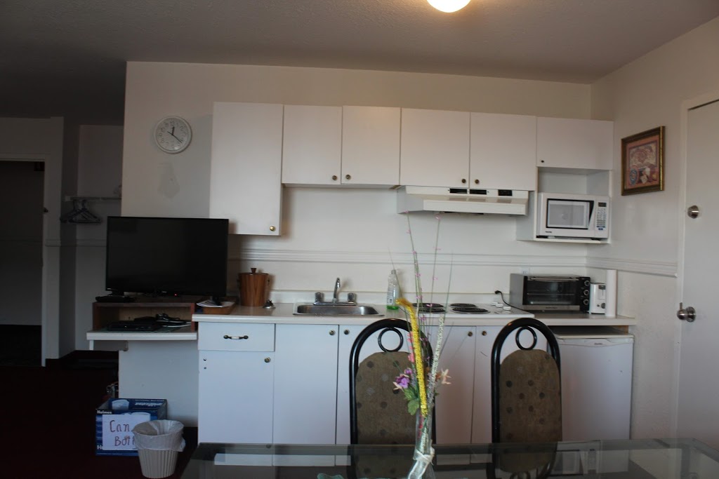 Mossleigh Inn | 813 AB-24, Mossleigh, AB T0L 1P0, Canada | Phone: (403) 534-2444