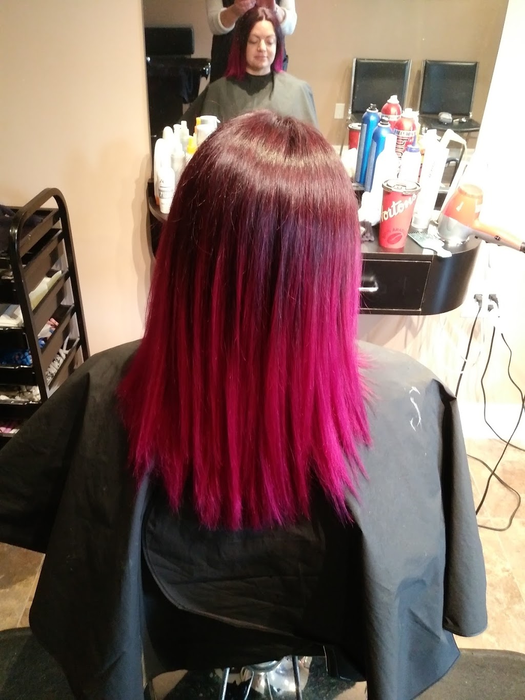 Northernlights Hair Studio | 965 Nantyr Dr, Innisfil, ON L9S 1S7, Canada | Phone: (705) 431-2899