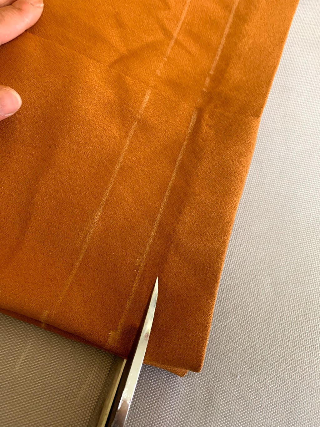 Ninas Harmony Tailors | 456 Gorge Rd E Unit E1, Victoria, BC V8T 2W4, Canada | Phone: (250) 360-0038