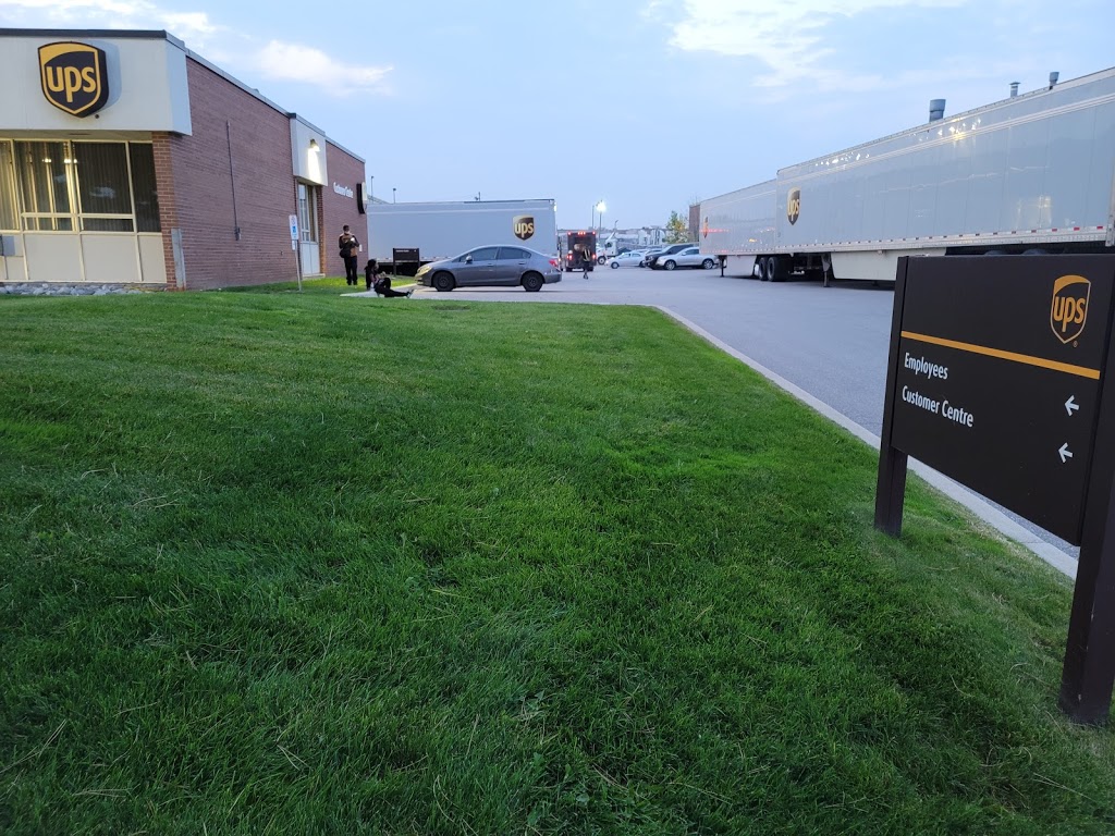 UPS | 3195 Airway Dr, Mississauga, ON L4V 1C2, Canada | Phone: (800) 742-5877