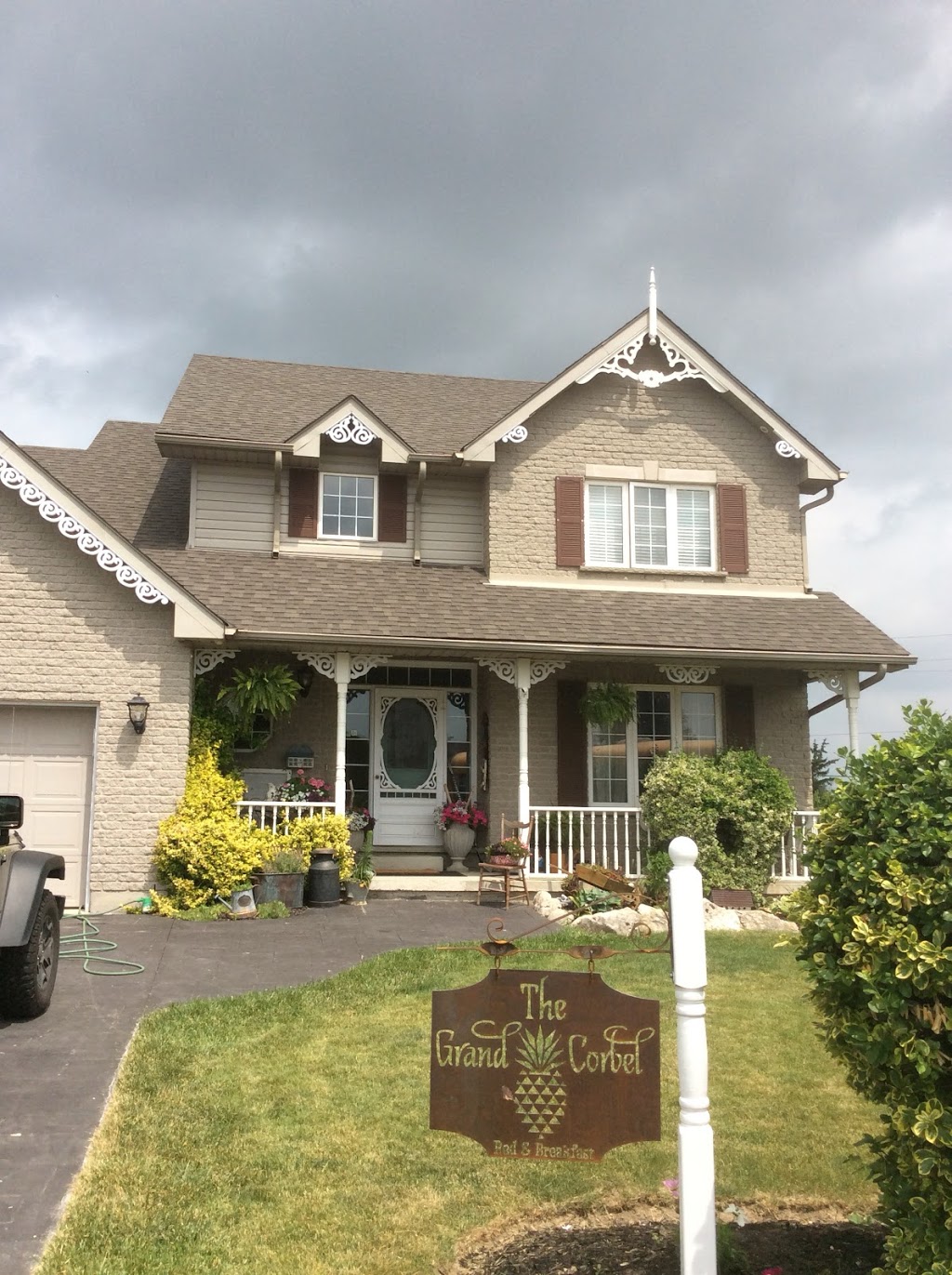 The Grand Corbel B&B | 54 Dunrobin Dr, Caledonia, ON N3W 2N7, Canada | Phone: (905) 531-6794