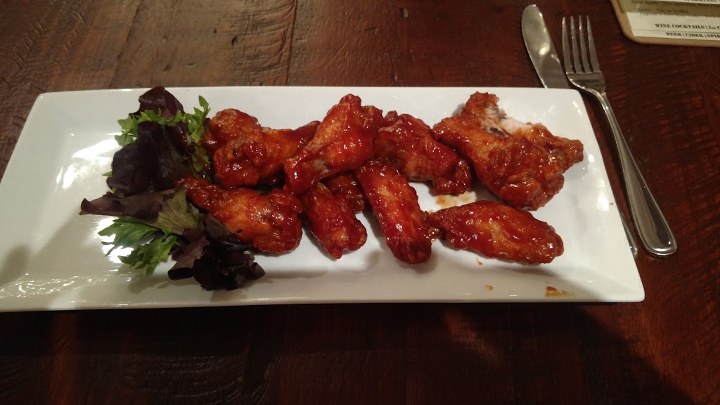 Lakeside Grill @ Chocolate Lake Hotel | 20 St Margarets Bay Rd, Halifax, NS B3N 1H4, Canada | Phone: (902) 477-5611