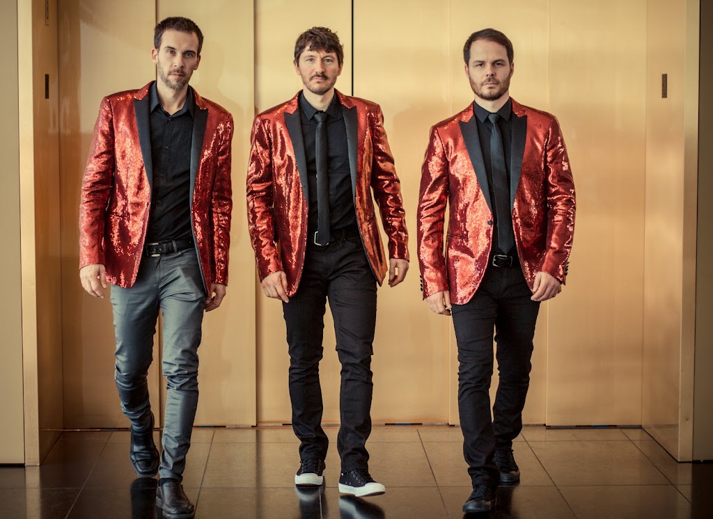 Les Productions Musicales Guillaume Renaud | 2402 Ave Royale, Quebec City, QC G1C 1R4, Canada | Phone: (418) 473-4821