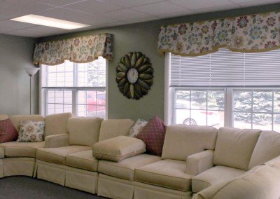 Peregrine Senior Living at Cheektowaga | 575 Cayuga Creek Rd, Cheektowaga, NY 14227, USA | Phone: (716) 893-3000