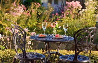 Abigails Hotel | 906 McClure St, Victoria, BC V8V 3E7, Canada | Phone: (250) 388-5363