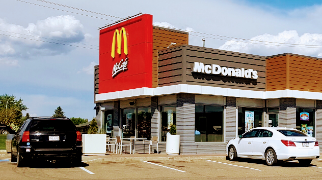 McDonalds | 4419 AB-2A, Ponoka, AB T4J 1J8, Canada | Phone: (403) 783-8927