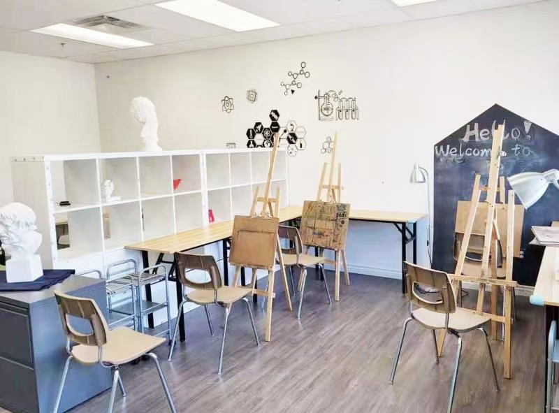 梓涵画室 Zihan Studio (Mapleleaf Academy Fine Arts） | 483 Dundas St W #208, Oakville, ON L6M 1L9, Canada | Phone: (416) 419-0508