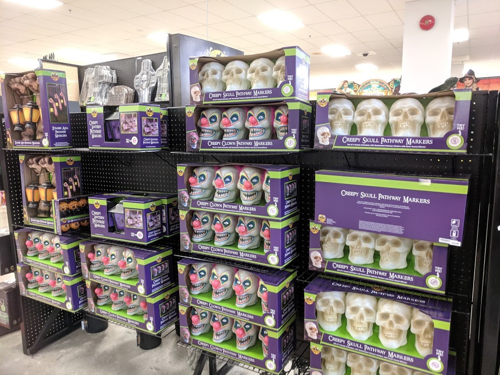 Spirit Halloween | 5100 Erin Mills Pkwy, Mississauga, ON L5M 4Z5, Canada | Phone: (866) 586-0155