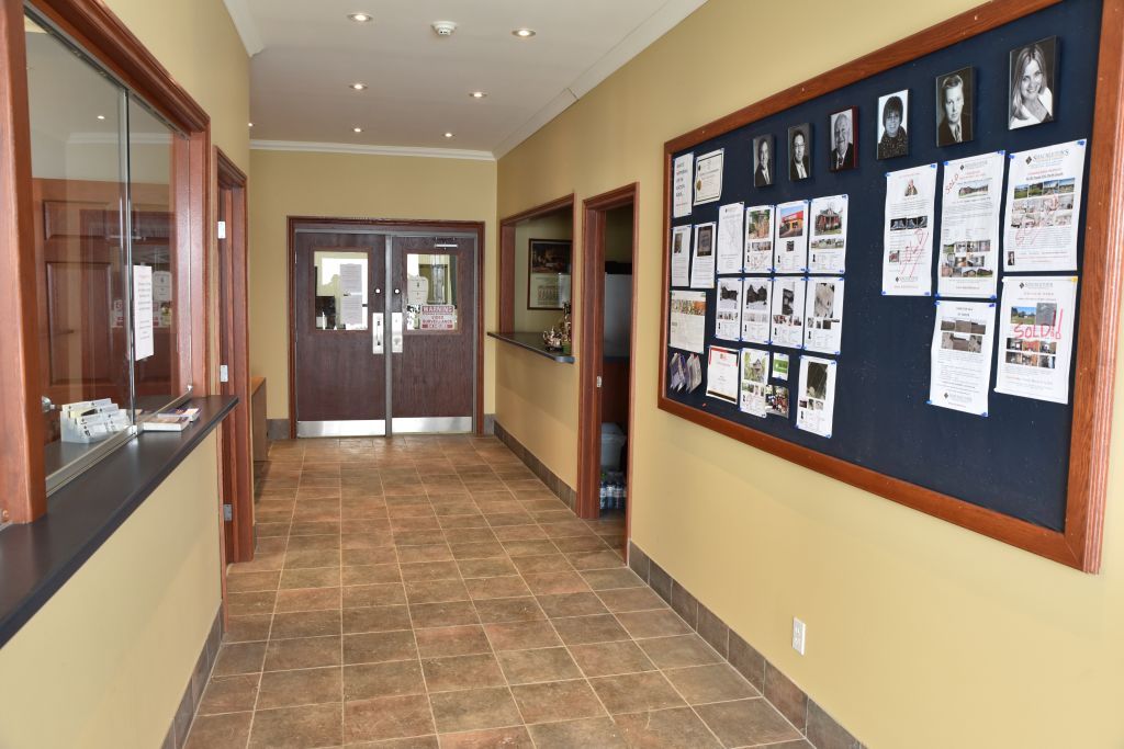Shackletons Real Estate & Auction Co. | 3715 Embro Rd, Stratford, ON N5A 6S3, Canada | Phone: (519) 271-2646