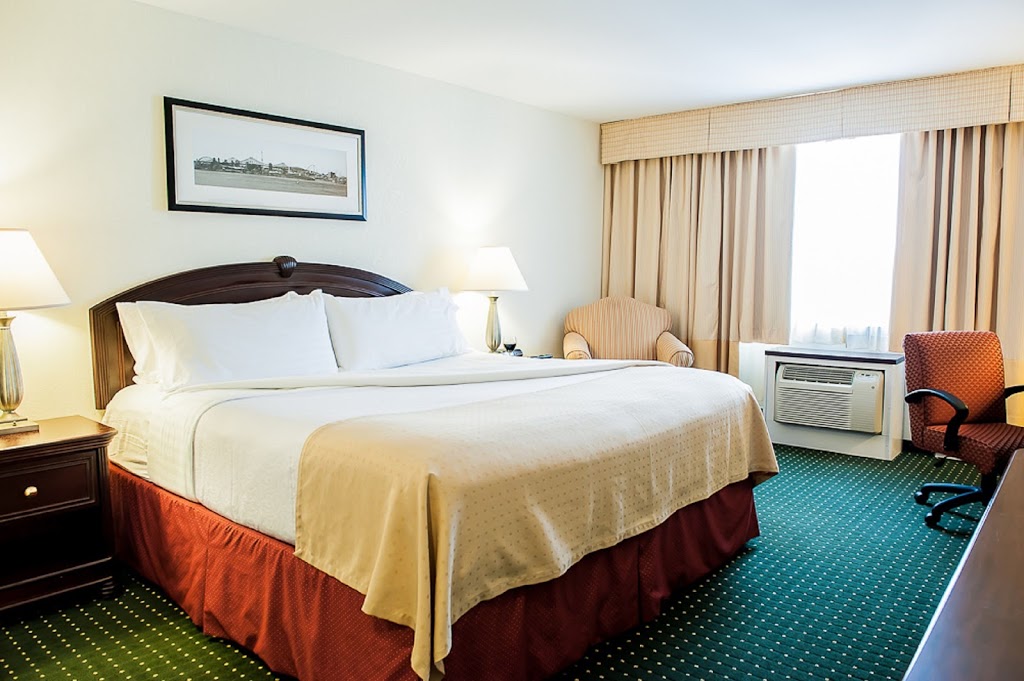 Holiday Inn Montreal-Longueuil | 900 Rue Saint-Charles Est, Longueuil, QC J4H 3Y2, Canada | Phone: (450) 646-8100