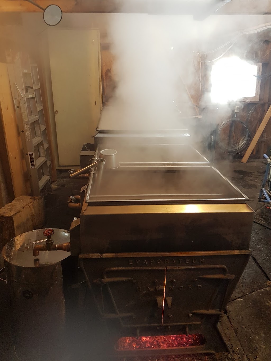 Érablière Jean-François Tremblay | 695 Chem. du Tour du Lac Lynch N, LAscension, QC J0T 1W0, Canada | Phone: (819) 443-1139