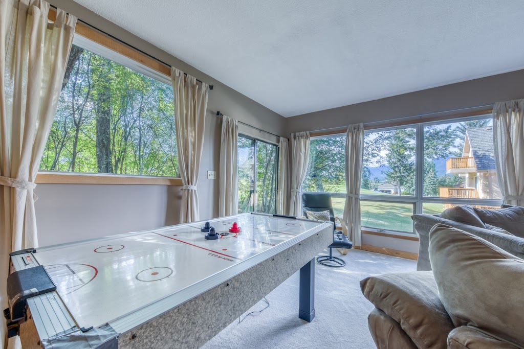 True Key Vacations Ltd. - Columbia Valley, BC | 10 Bighorn Blvd, Radium Hot Springs, BC V0A 1M0, Canada | Phone: (250) 347-2992