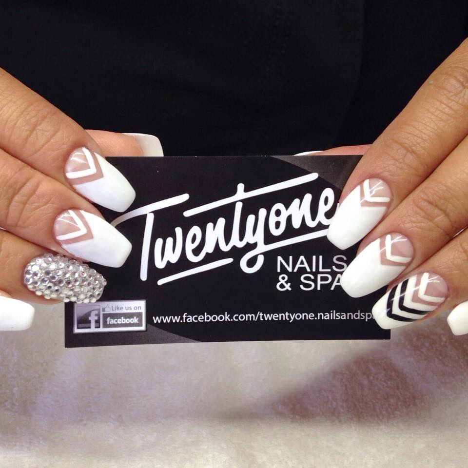 TwentyOne Nails & Spa | 474 St James St #1, London, ON N5Y 3P1, Canada | Phone: (519) 601-1688