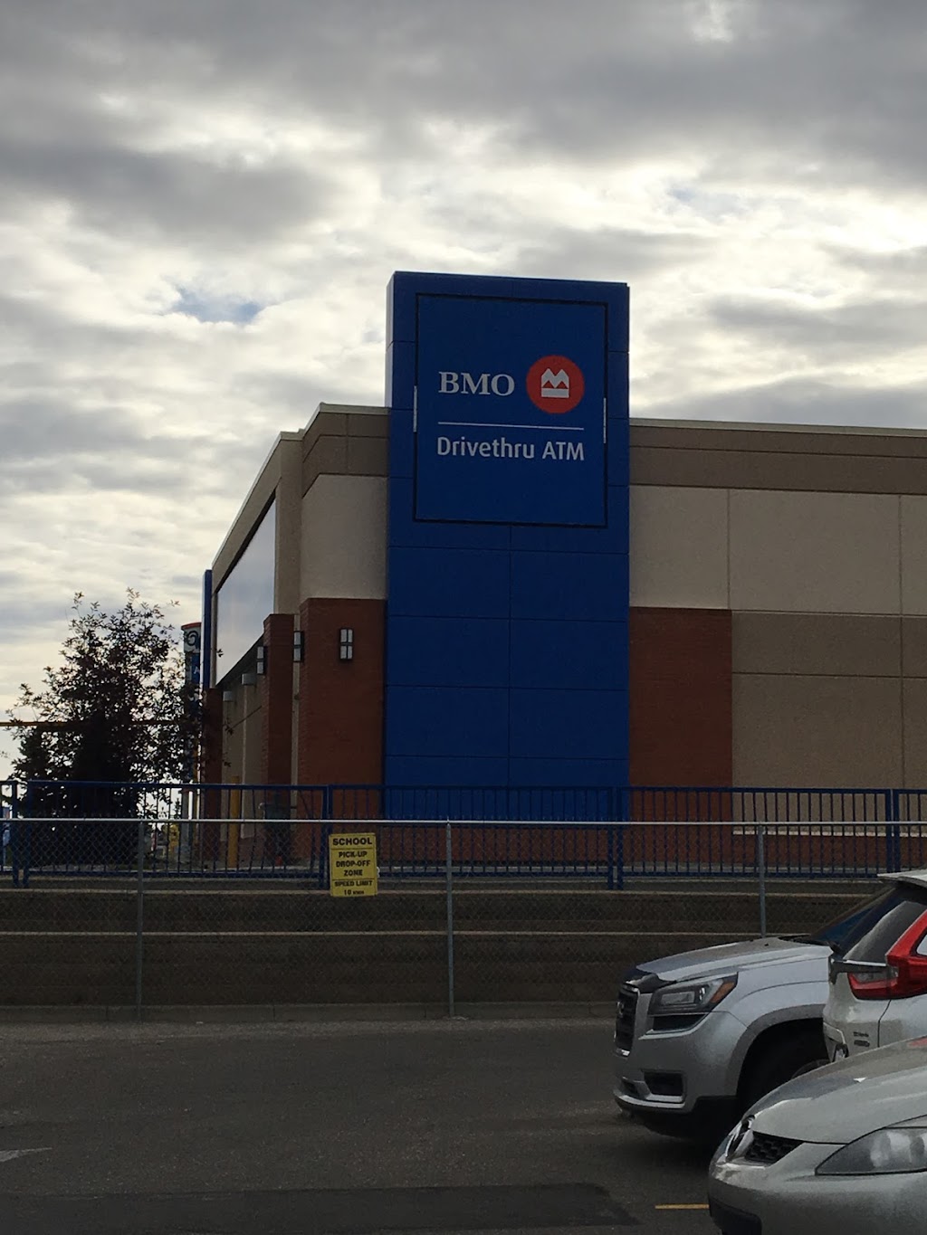 BMO Bank of Montreal | 2555 32 St NE, Calgary, AB T1Y 7J6, Canada | Phone: (403) 234-1715