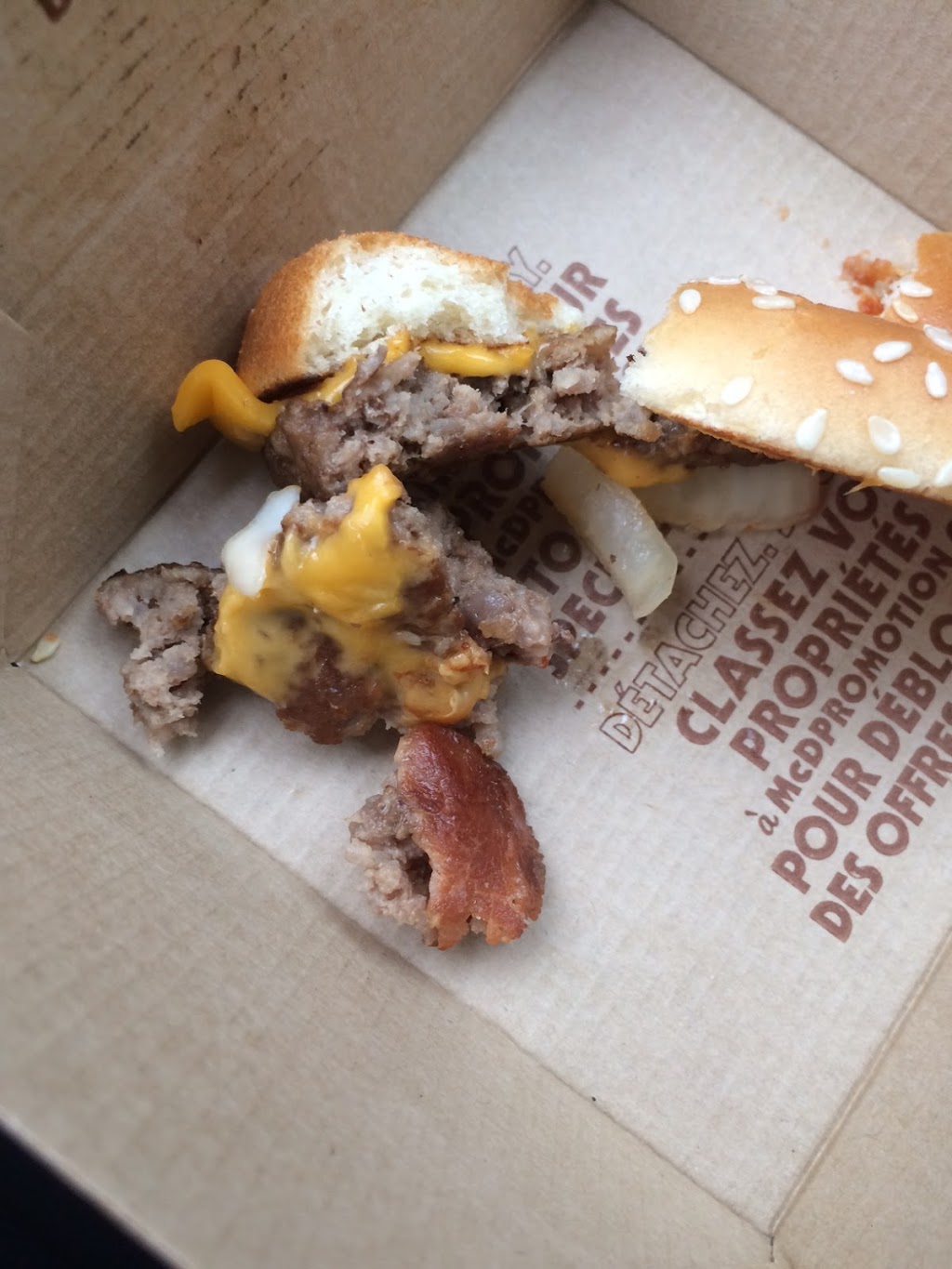 McDonalds | Cavenshore Shopping Centre, Mississauga, ON L5G 1H9, Canada | Phone: (905) 891-2800